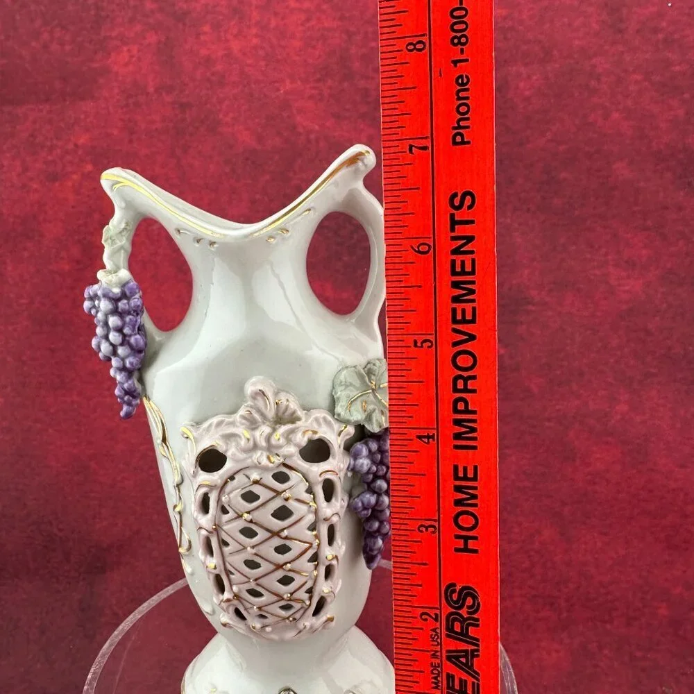 VINTAGE VICTORIAN-STYLE PORCELAIN VASE PURPLE GRAPES GOLD GILDING, MARKED 52/127